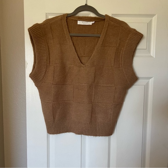 ASTR the Label Sweater Vest - Picture 2 of 7
